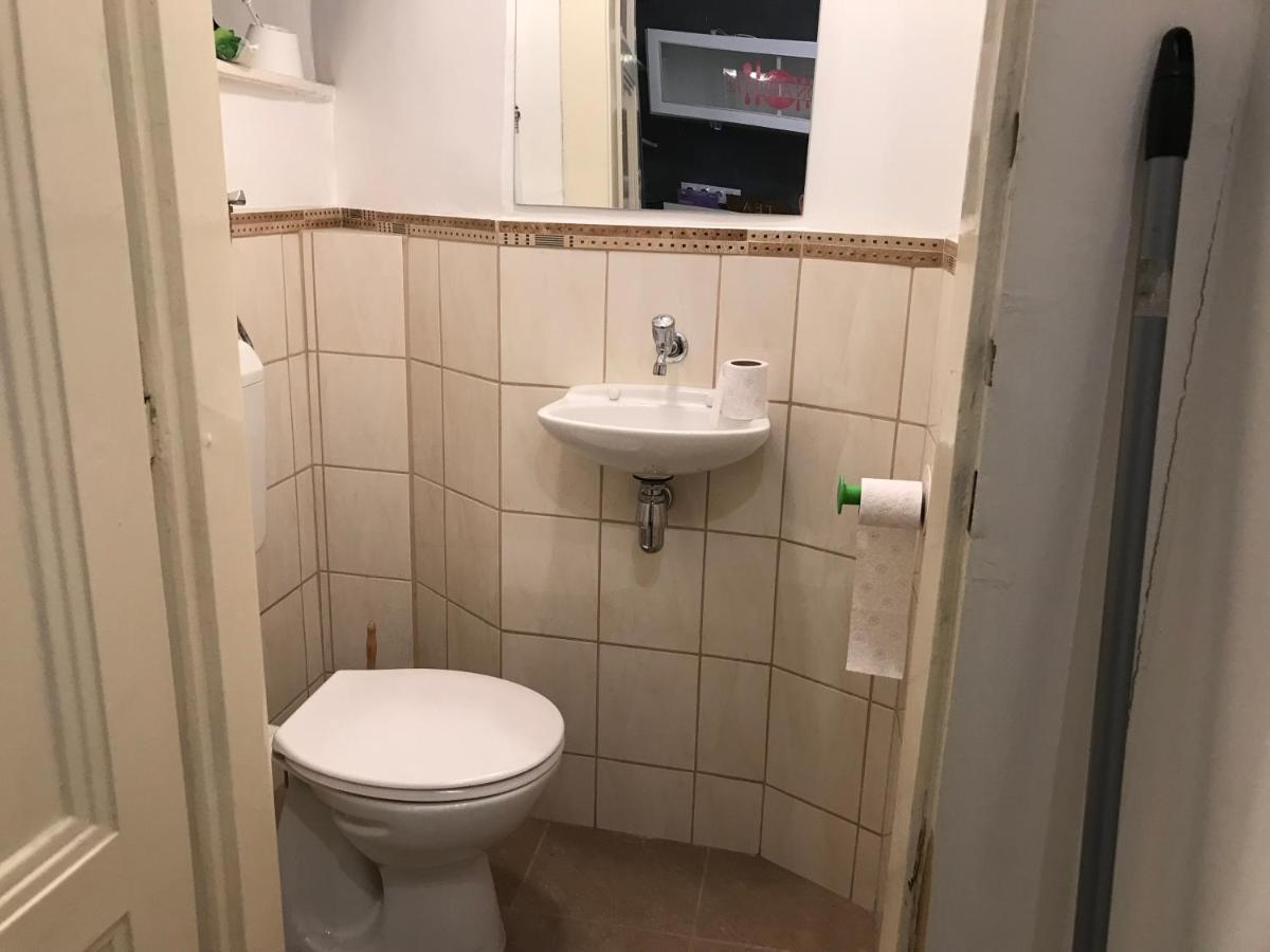 Studio 4U Apartment Budapest Exteriör bild